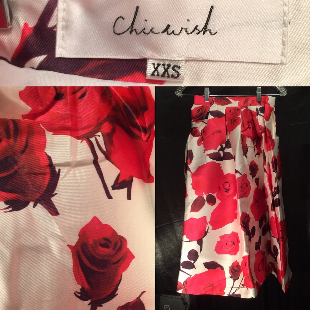 Adorable Chicwish midi pleated floral skirt